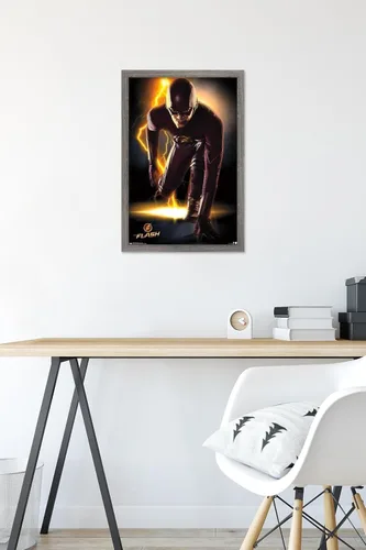 Vista 6 de Trends International DC Comics TV - The Flash - Póster de pared de retrato, 14.725 x 22.375 pulgadas, versión enmarcada de madera de granero Versión