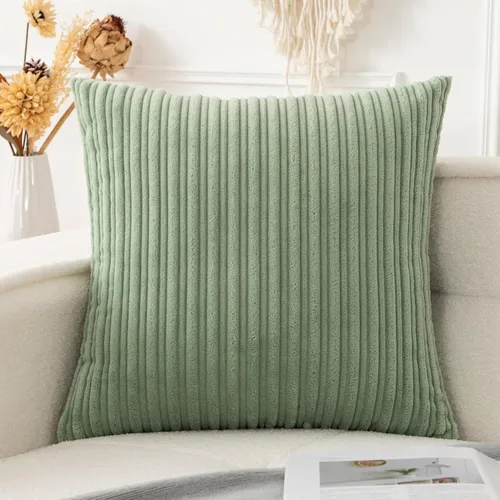 Vista 89 de UGASA - Fundas de almohada decorativas de terciopelo suave y sólidas de Navidad para sala de estar/sofá, 16 x 16 pulgadas, 2 unidades, color burdeos
