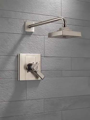 Vista 4 de Corla Brida de brazo de ducha cuadrada moderna de 3.5 pulgadas Placa de cubierta de escudo de repuesto universal extra grande (oro cepillado)