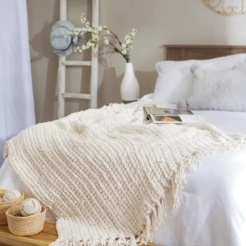 Vista 2 de Manta de felpilla chenille de lujo con borlas, por J & M Home Fashions