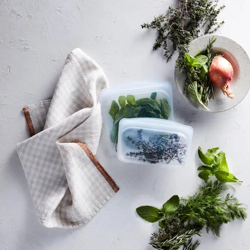 Vista 2 de Stasher Bolsa de Silicona Premium Reutilizable para Almacenamiento de Alimentos y Snacks, Aqua, Apta para Microondas, Sous Vide, Lavavajillas, Horno