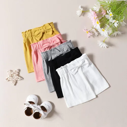 Vista 4 de Pantalones cortos unisex para bebé, con volantes, de algodón, 5 unidades, en gris, blanco, negro, amarillo y rosa