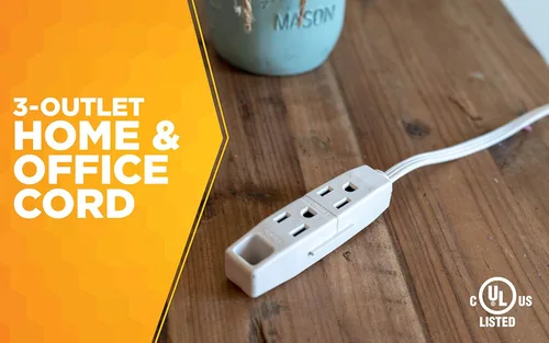 Vista 2 de 2 paquetes. Cable de extensión de enchufe plano blanco de 6 pies, 16/3 conectado a tierra con toma Trinector de 3 salidas, 35178801