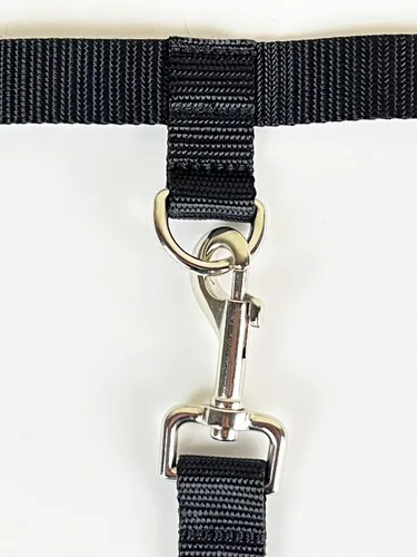 Vista 4 de Bushwhacker Dos correas cruzadas para cama de camión para perros SUV y UTV, arnés de correa doble para mascotas con sistema de sujeción doble