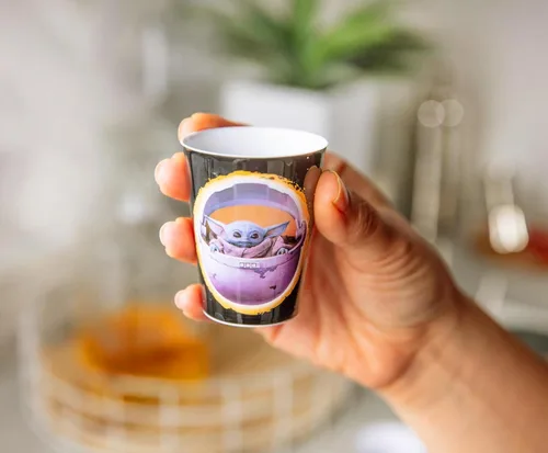 Vista 4 de Star Wars: The Mandalorian - Mini tazas de plástico de 1.5 onzas, juego de 4 vasos de whisky, vasos de whisky, vasos de bar para el hogar