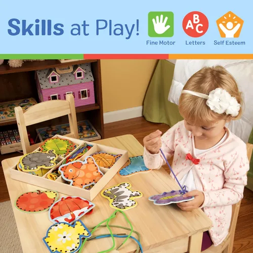 Vista 5 de Melissa & Doug. Juego de tarjetas de madera con paneles de doble cara y cordones a juego