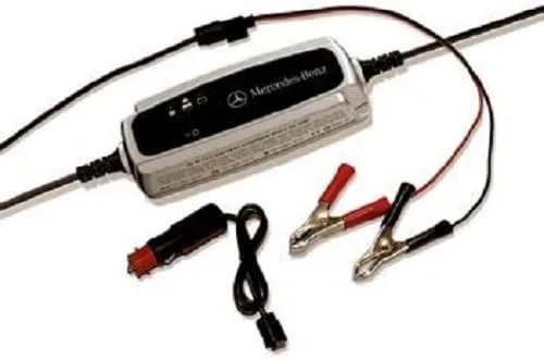 Mercedes Benz cargador de mantenimiento original.
