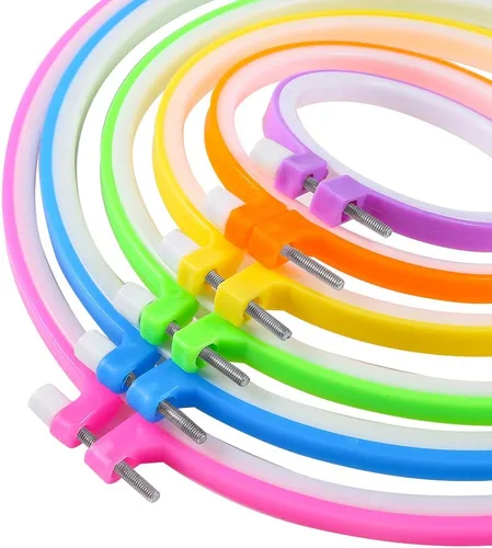 Vista 4 de Caydo 6 aros de bordado y 15 agujas, juego de círculos de plástico para punto de cruz, de 3.4 a 10.4 pulgadas (multicolor)