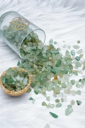 Vista 5 de ZAICUS - Chips de cristal de jade verde a granel, regalo de San Valentín, cristal curativo natural de forma irregular, piedra triturada Reik, chips