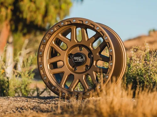 Vista 5 de RockTrix RT110 - Rueda de 17 pulgadas, patrón de pernos de 6 x 5.5 pulgadas, diámetro interno de 4.17 pulgadas, bronce mate, 1 unidad