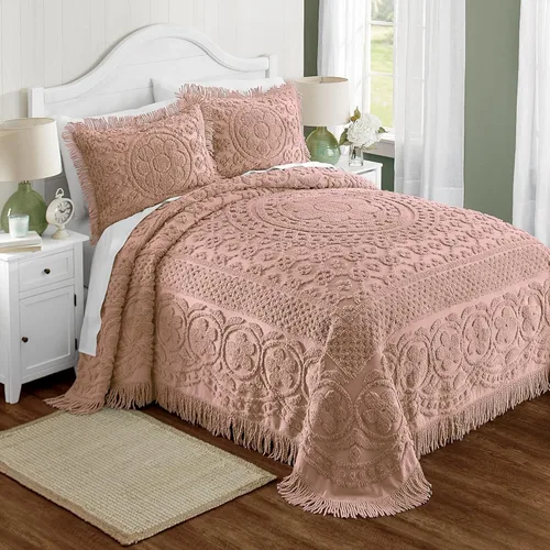 Vista 2 de Emily colcha de felpilla, color rubor, tamaño King de Montgomery Ward
