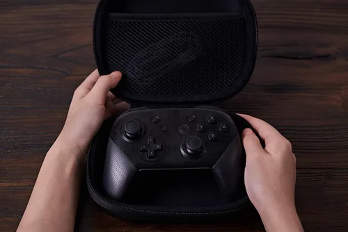 Vista 6 de 8Bitdo Classic Controller Travel Case for Switch Pro, PS5 & PS4, Xbox One Controller and More