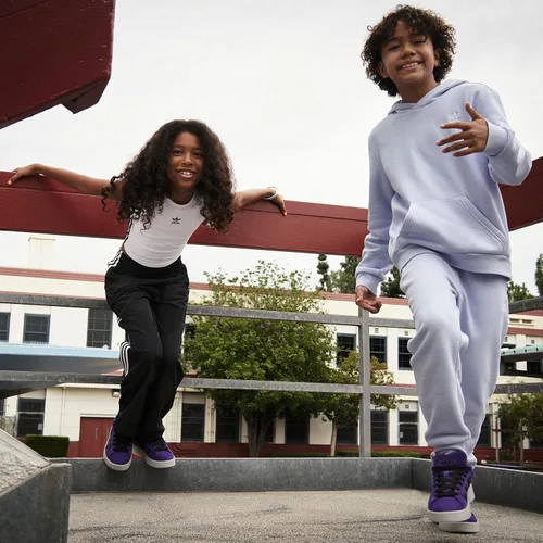 Vista 7 de adidas Originals Kids' Athletic Cushioned Crew Socks (6-Pack)