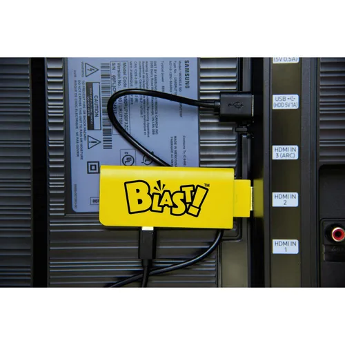 Vista 3 de Bandai Namco Flashback Blast! comes with an HDMI dongle, 8 greatest Bandai Namco games built in and a 2.4G wireless game controller. Video output is