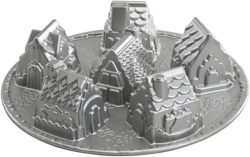 Nordic Ware Cozy Village - Casa de pan de jengibre, 6 tazas, color plateado