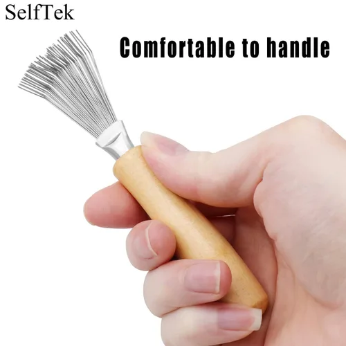 Vista 9 de SelfTek Paquete de 4 herramientas de limpieza de cepillos para el cabello para eliminar el vello y el polvo, uso doméstico o de salón