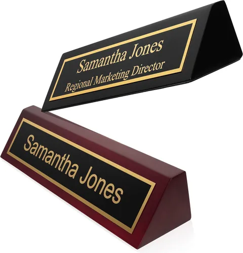 Vista 6 de Providence Engraving Placa de nombre de escritorio de madera personalizada para oficina con acabado de piano grabado con láser personalizado en Negro