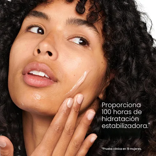 Vista 3 de Clinique Moisture Surge 100H - Hidratante de reposición automática sin aceite, con ácido hialurónico, biofermento de aloe y vitaminas C + E