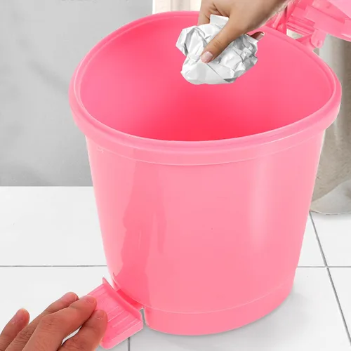 Vista 2 de Papelera de escritorio, contenedor de plástico rosa con tapa, tamaño mini para oficina en casa, decoración creativa