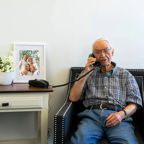 Vista 6 de iSoHo Phones Paquete de teléfono fijo negro para el hogar con cable de teléfono rizado de 25 pies