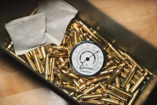 Vista 3 de Lockdown Higrómetro de bóveda para monitorear la humedad y el control de humedad en bóveda de armas, caja fuerte, almacenamiento