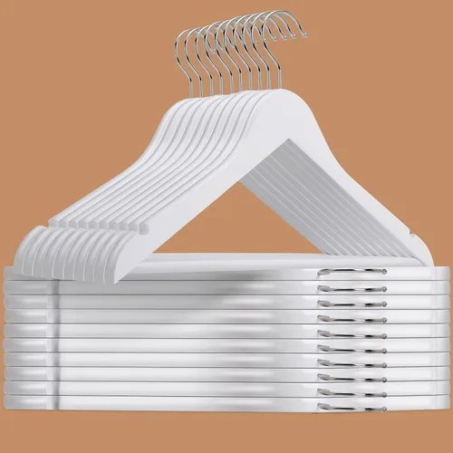 Vista 7 de Amber Home Paquete de 30 perchas de madera para abrigos, perchas de madera natural con barra antideslizante para pantalones, perchas para camisas